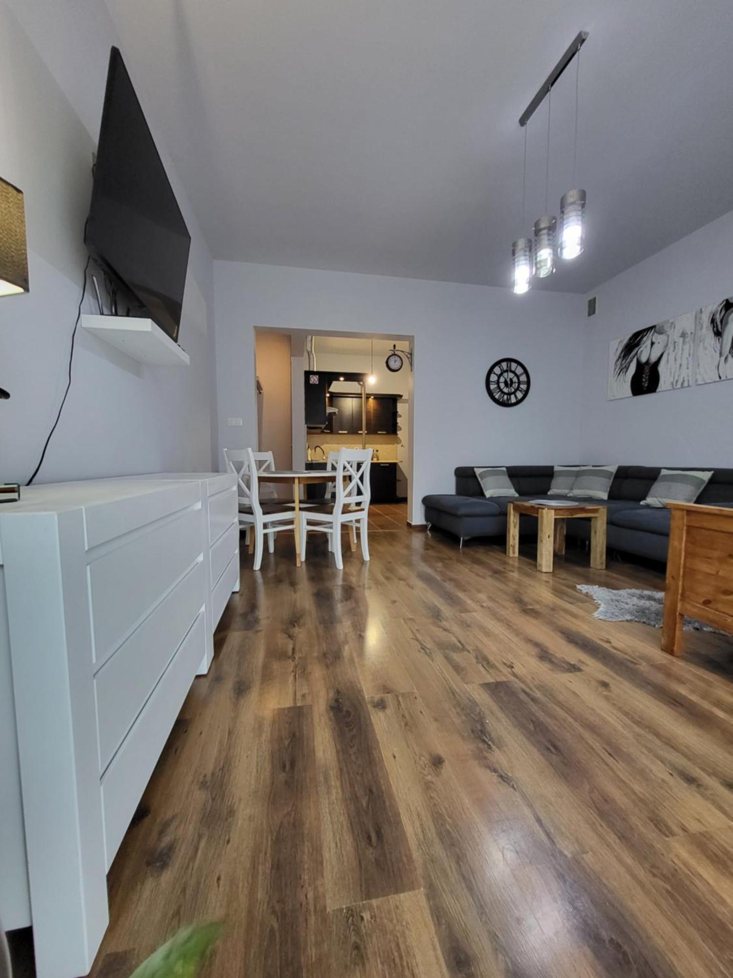 Podkowa Hotel Myślenice Buitenkant foto