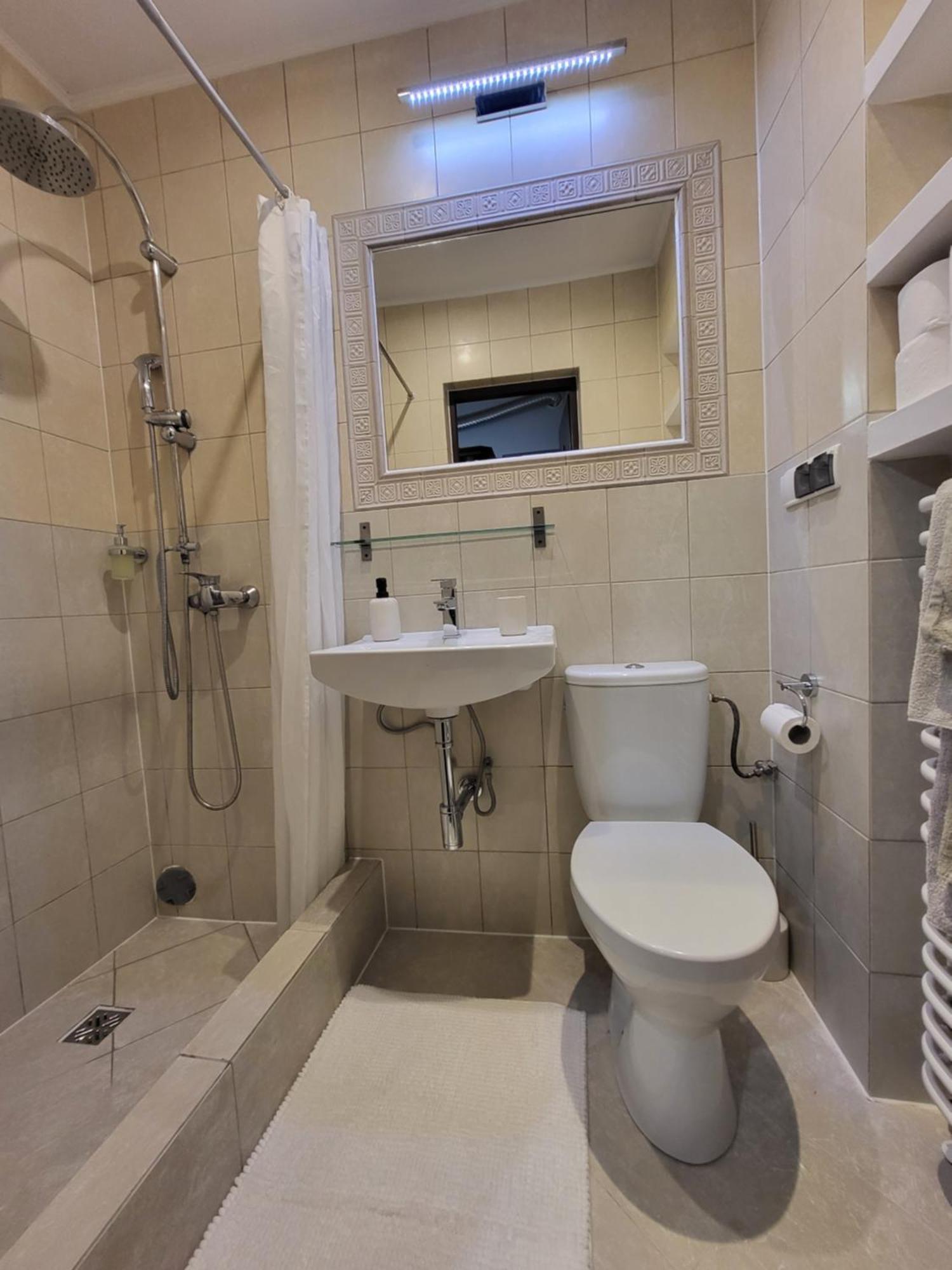 Podkowa Hotel Myślenice Buitenkant foto